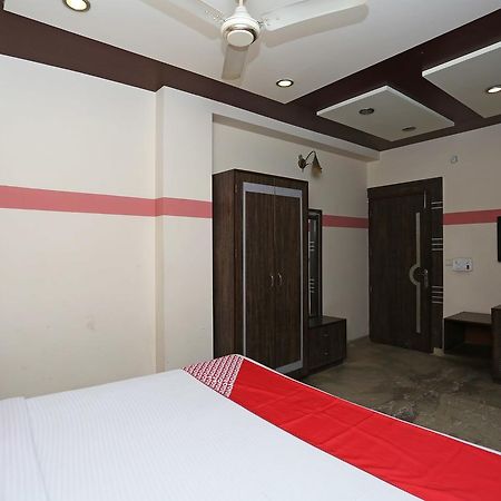 Sheel Gopal Vision Hotel Mathura Exterior photo