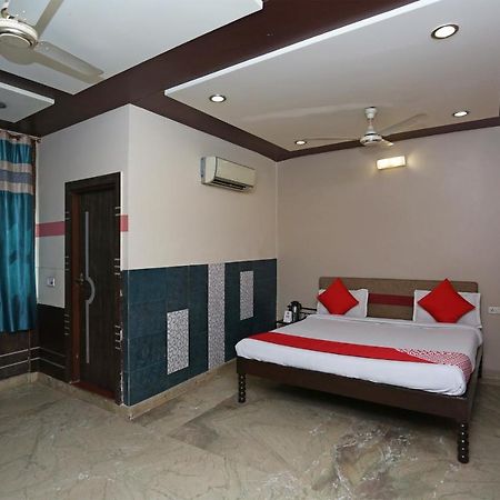 Sheel Gopal Vision Hotel Mathura Exterior photo