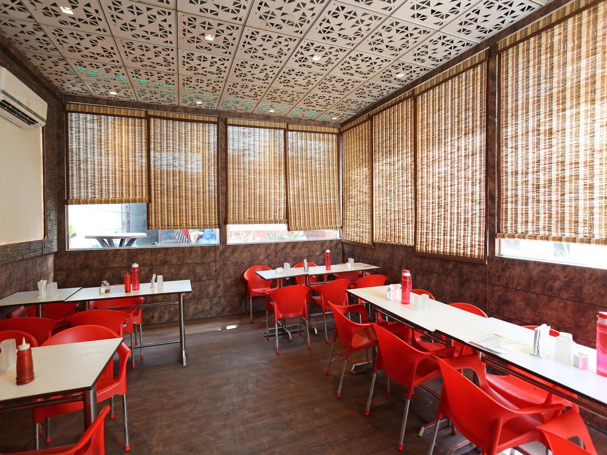 Sheel Gopal Vision Hotel Mathura Exterior photo