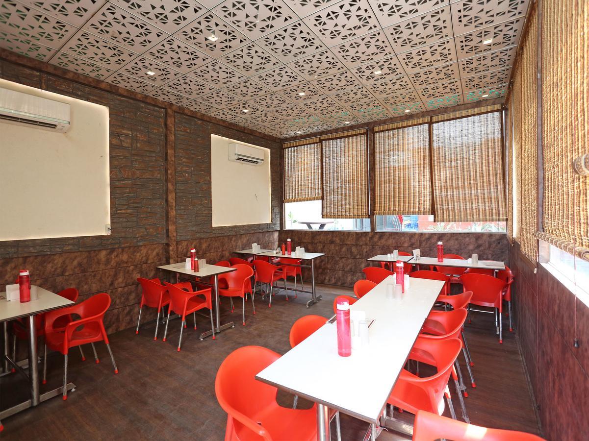 Sheel Gopal Vision Hotel Mathura Exterior photo