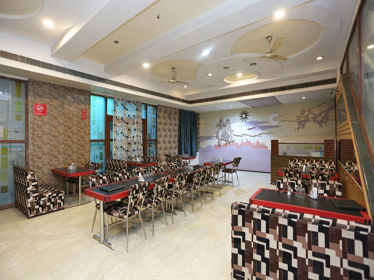 Sheel Gopal Vision Hotel Mathura Exterior photo