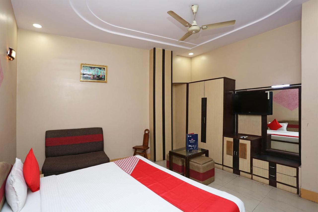 Sheel Gopal Vision Hotel Mathura Exterior photo