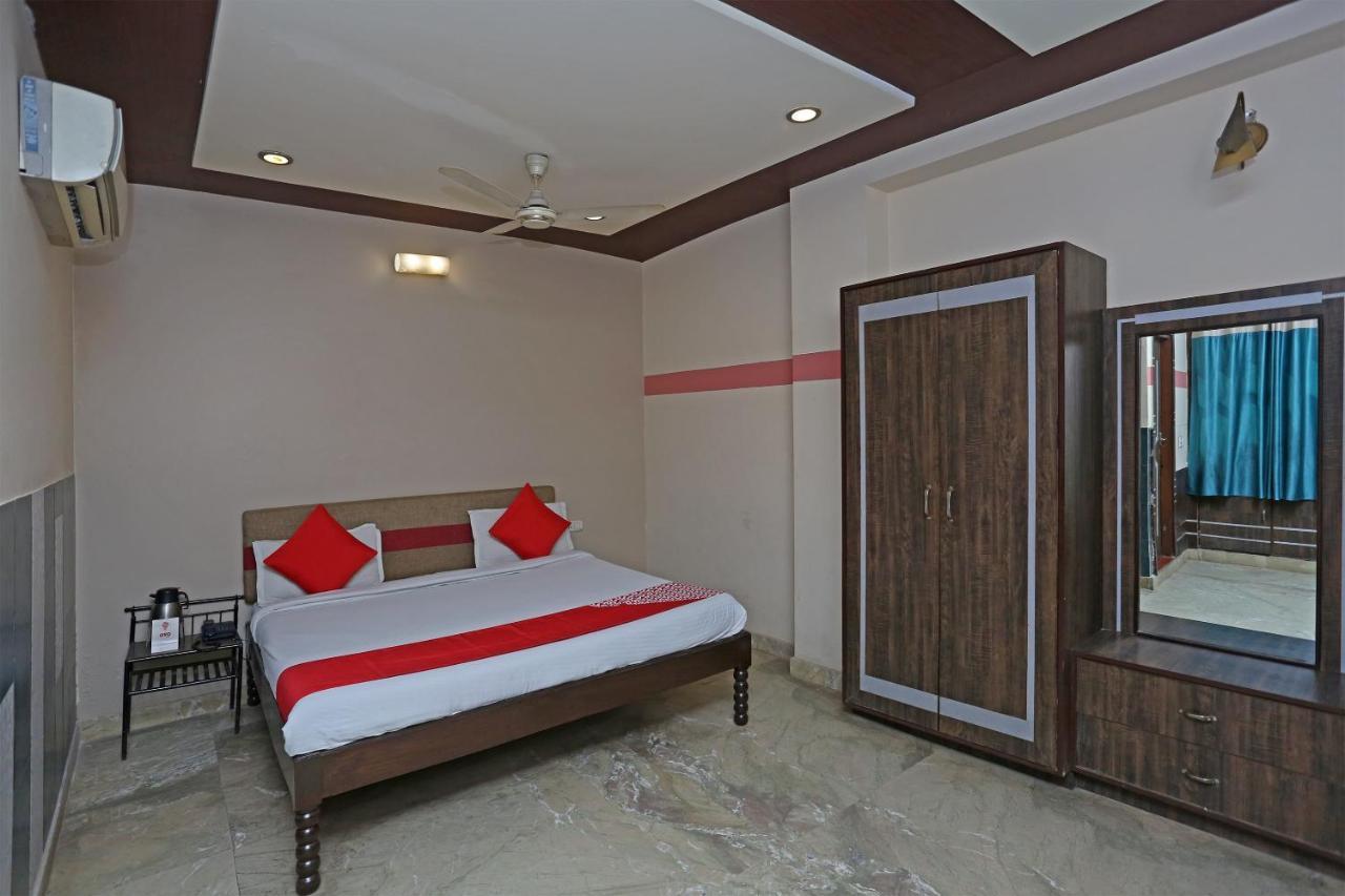Sheel Gopal Vision Hotel Mathura Exterior photo