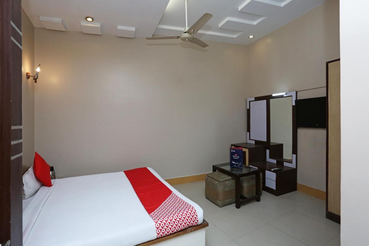Sheel Gopal Vision Hotel Mathura Exterior photo