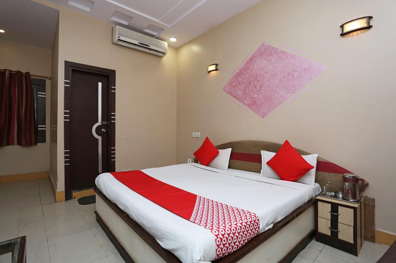 Sheel Gopal Vision Hotel Mathura Exterior photo