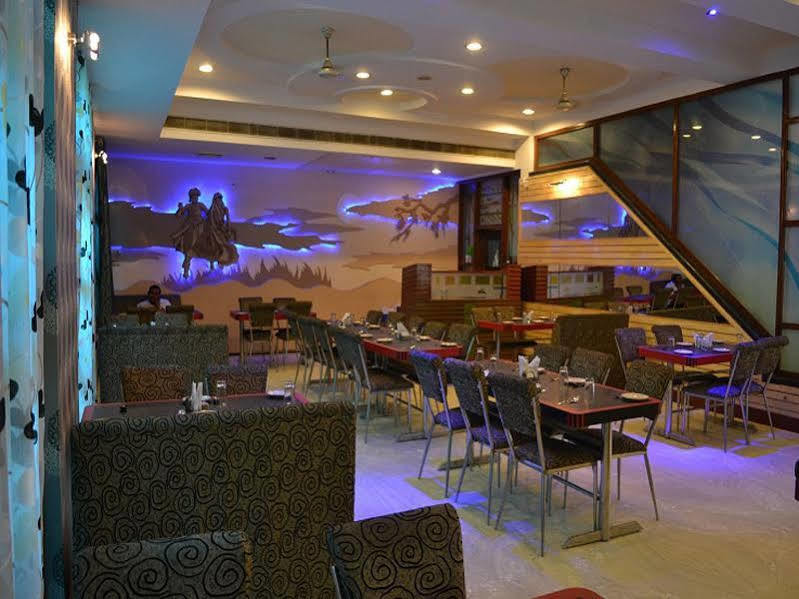 Sheel Gopal Vision Hotel Mathura Exterior photo